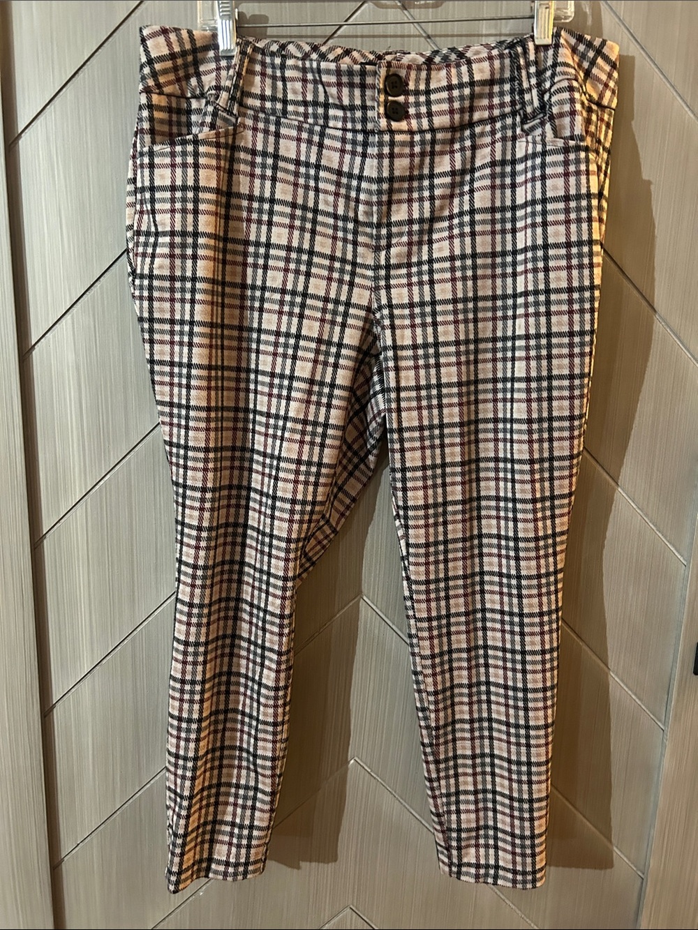 Torrid Women's Cropped Plaid Ankle Pants — Cream Multi